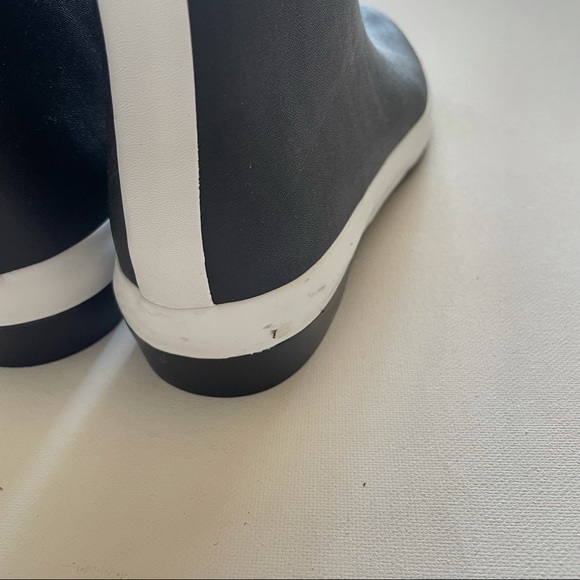 Cole Haan Air Devyn rain boots size 7 - Picture 6 of 9